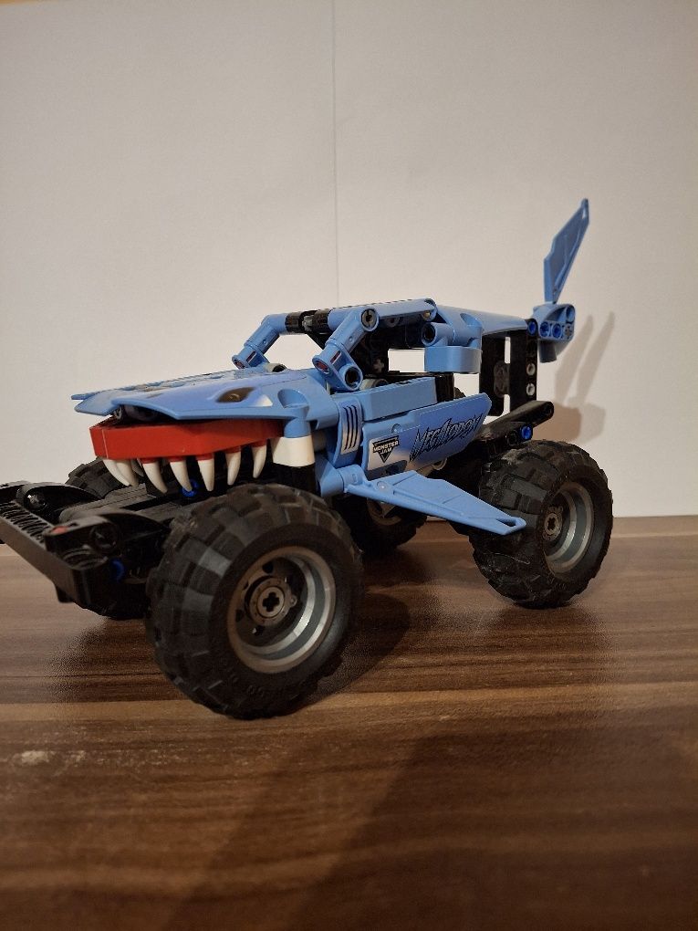 Lego Technic Monster Jam Megalodon 42134