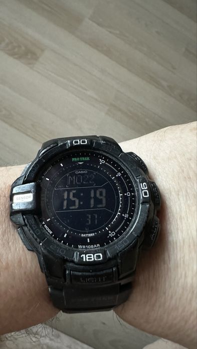 Продам часы CASIO Pro Trek PRG-270.