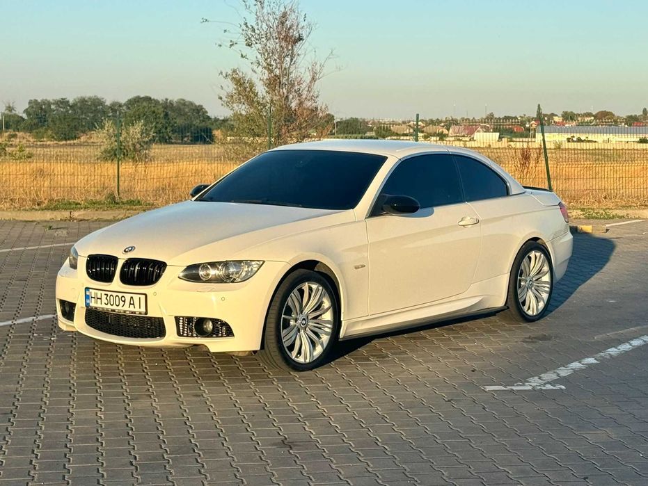 BMW 320i Cabrio E93