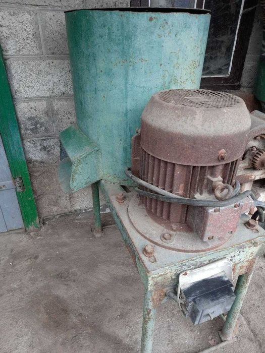 Корморезка (бурякорезка, кормоизмельчитель)