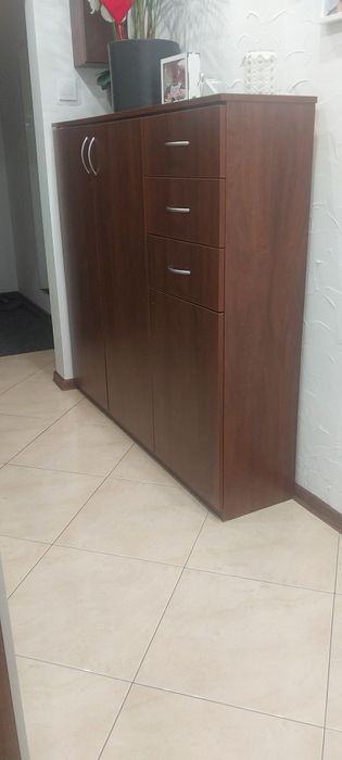 Komoda brązowa z szufladami