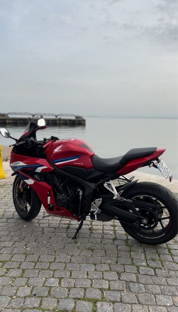 Honda CBR650R sem E-Clutch