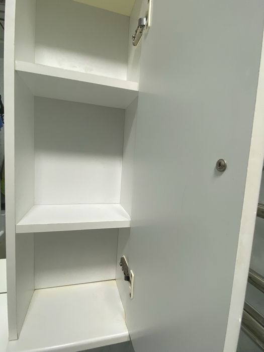 Комплект мебелі в ванну з раковиною