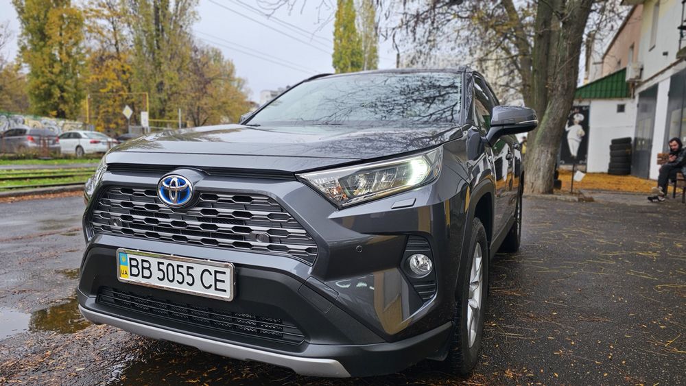 Toyota RAV4 Гібрид 2019