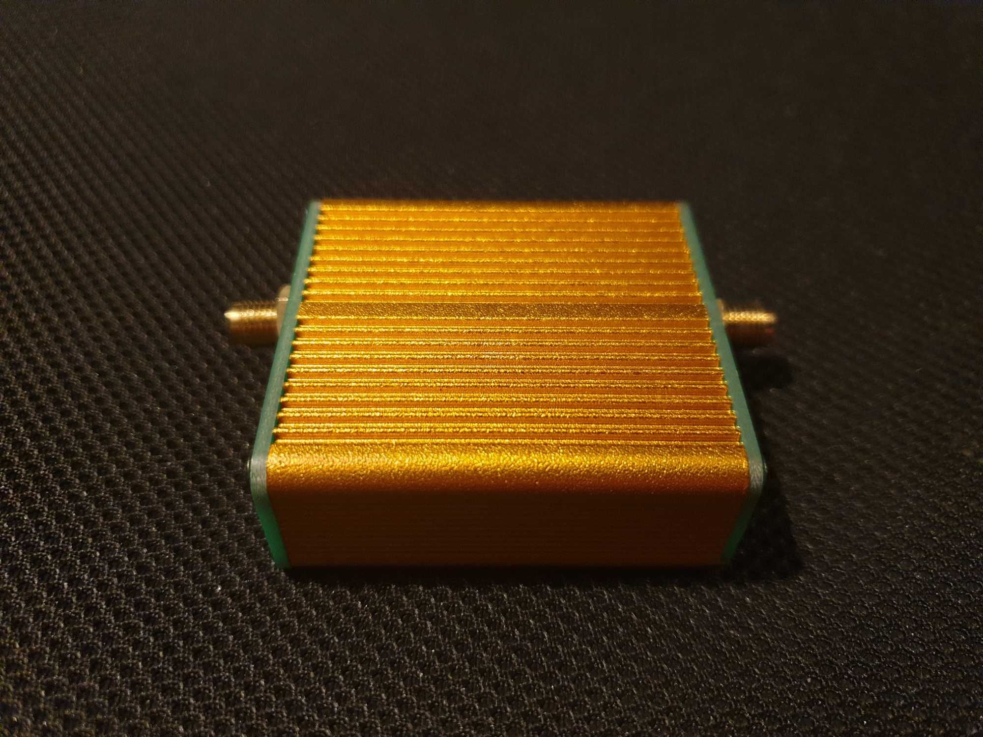 Wzmacniacz RF LNA do SDR o niskim poziomie szumów 0,1 MHz–6 GHz 20dB