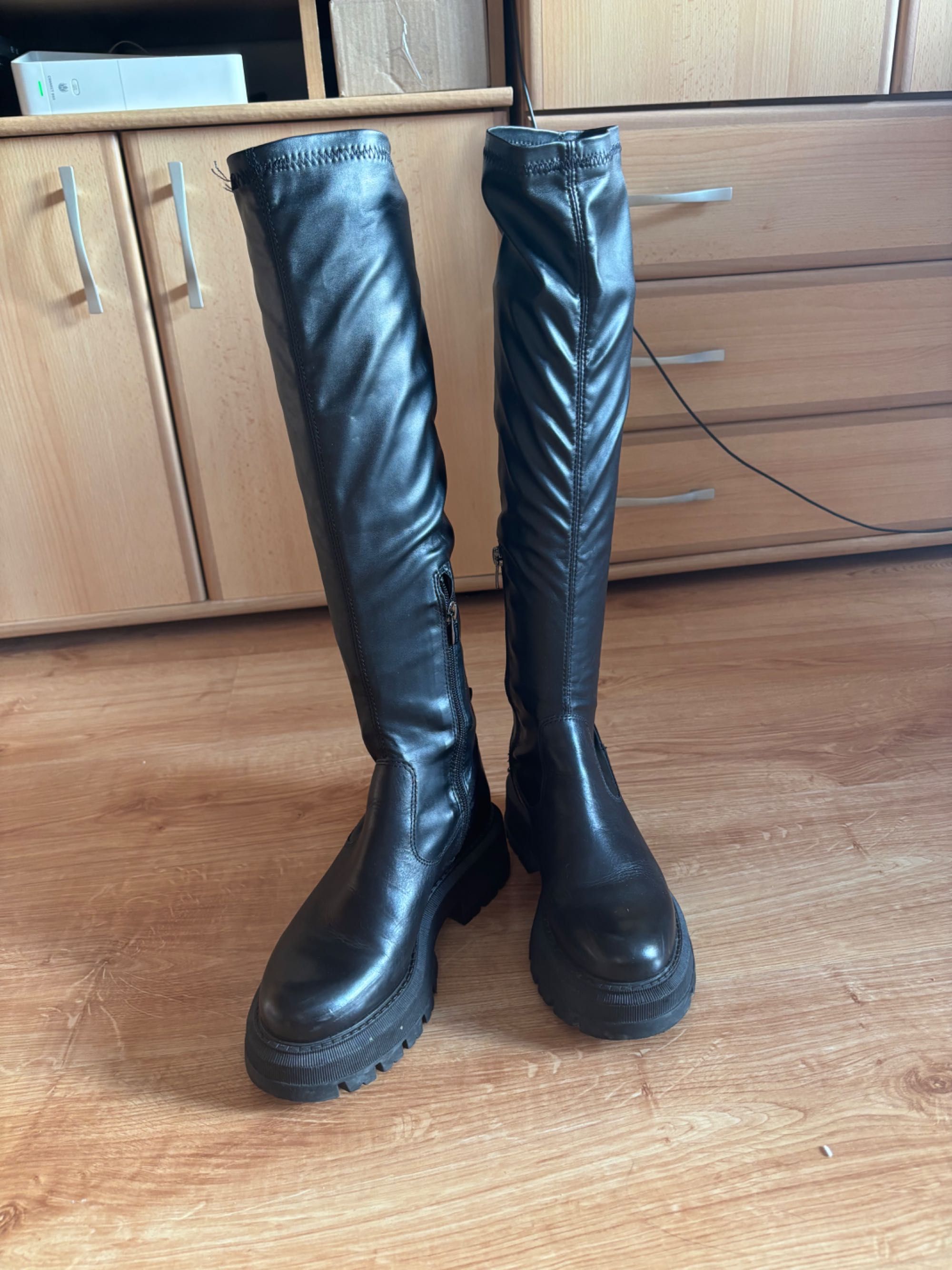 Sprzedam buty ze skóry naturalnej,Lasocki