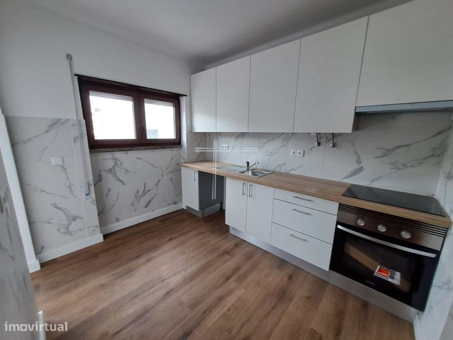 Apartamento T2, com vista lateral mar - Sesimbra