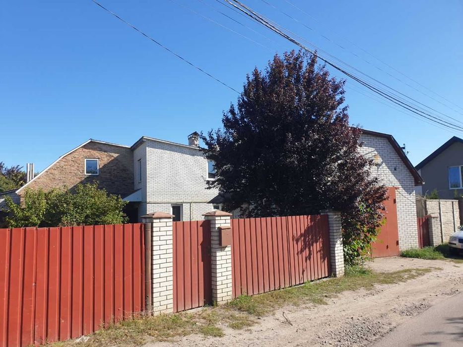 Часть двухэтажного дома с участком, Новые Петровцы