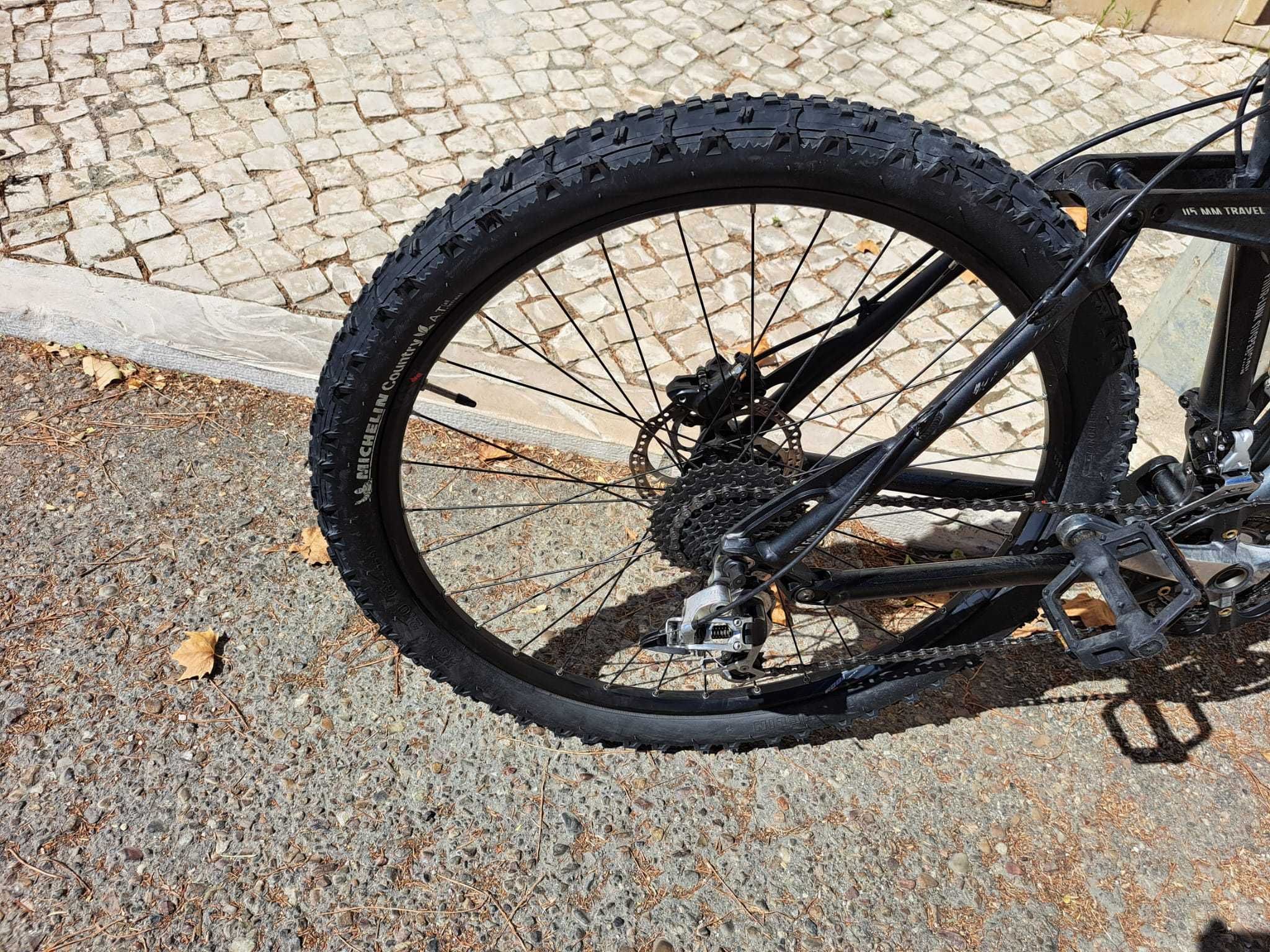 BICICLETA CANYON  SUSPENSÃO TOTAL, muito leve
