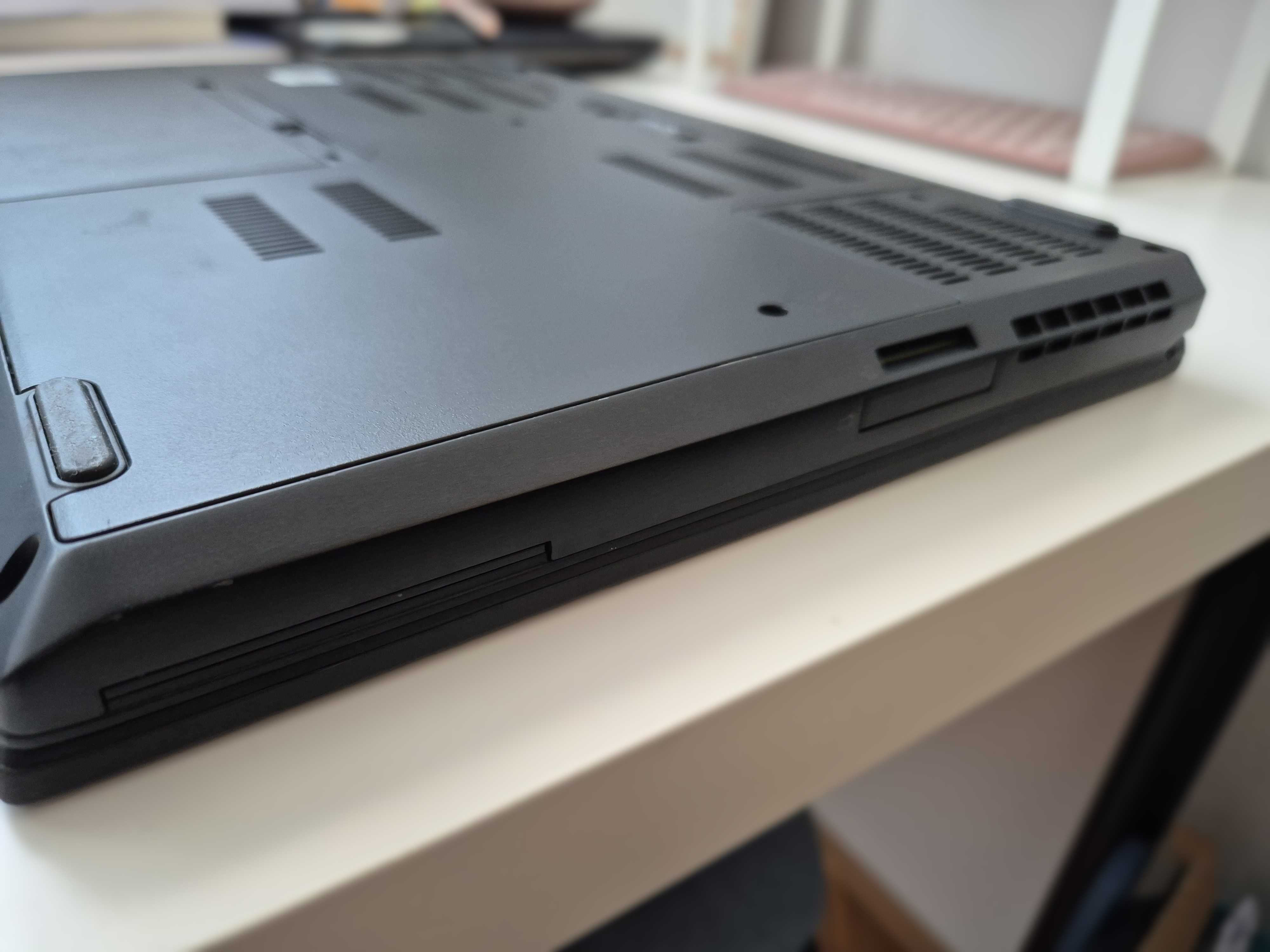 Laptop Lenovo ThinkPad P50 - i7-6820HQ/32GB/512GB/Windows 11 Pro