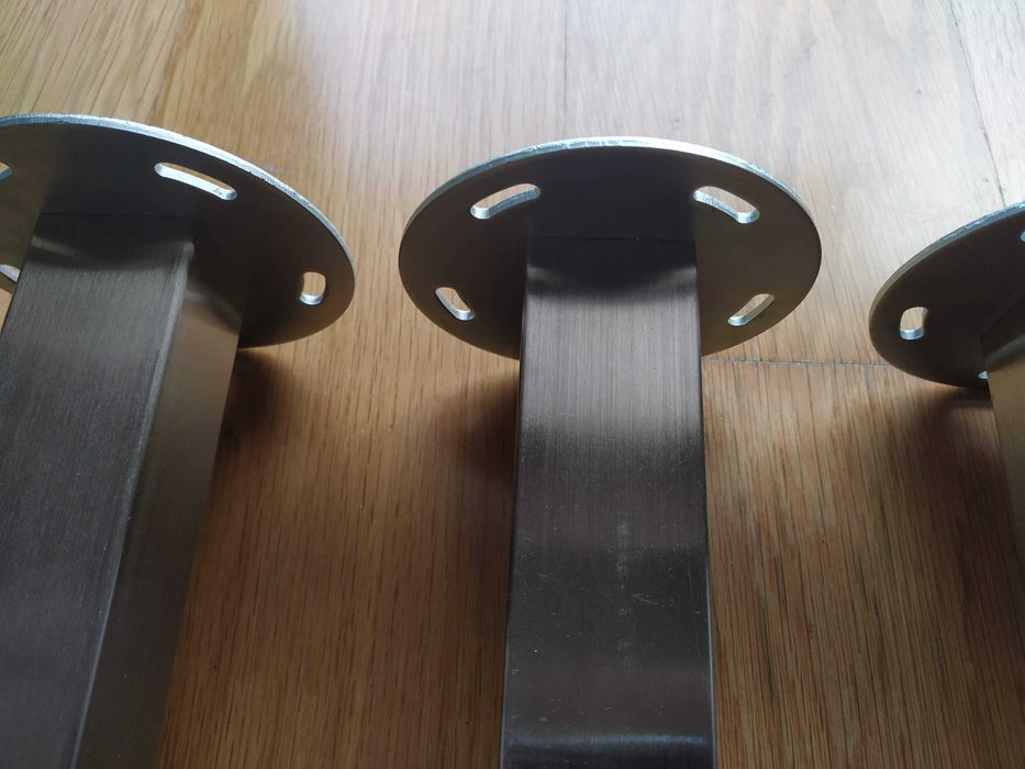 4 pernas de mesa IKEA SJUNNE (70 cm, aço niquelado) – novas/sem marcas