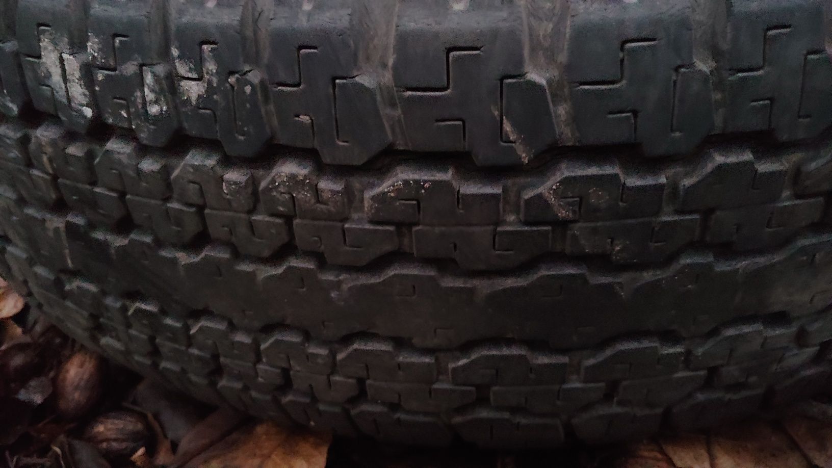 Всесезонная резина Bridgestone Dueler 245/70 R16, протектор 7 мм