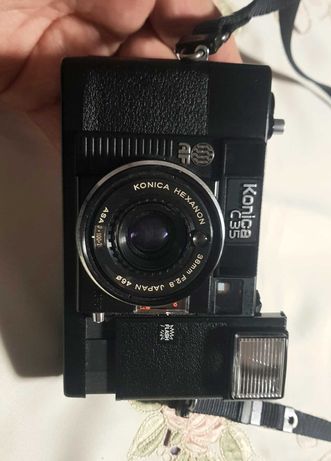 Super aparat fotograficzny KONICA C 35  . Rzadki  , piekny , jak nowy