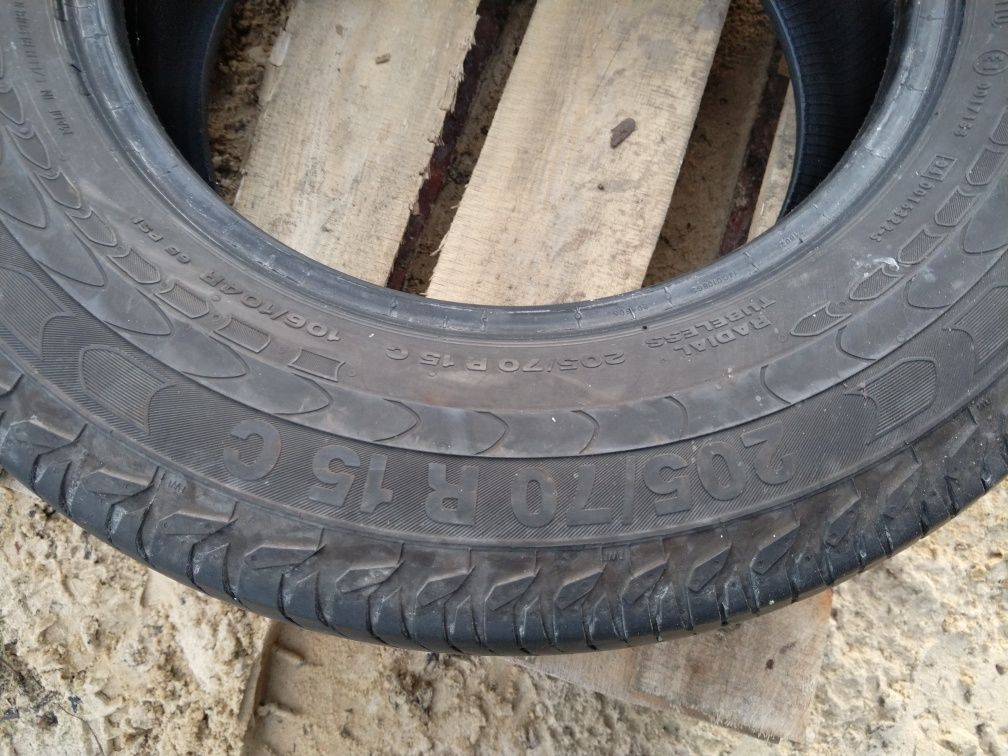 Opona 205/70 R15C