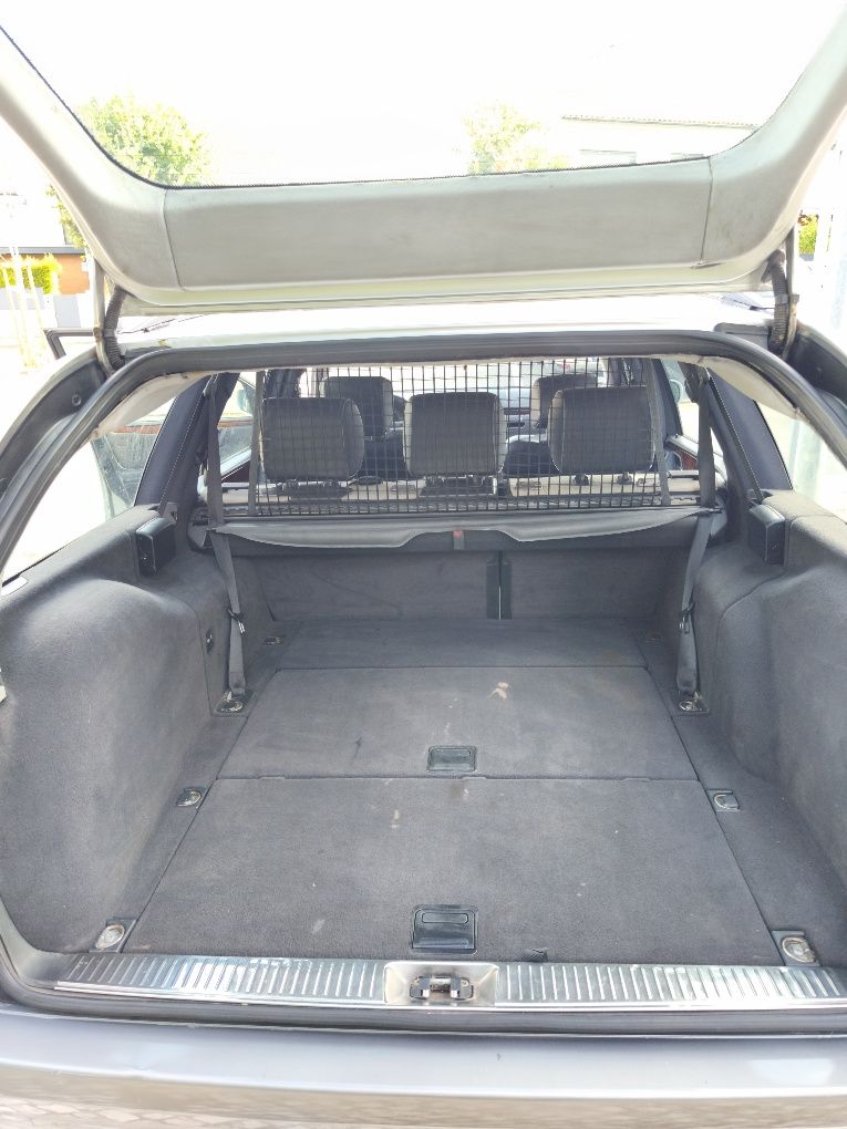 Mercedes-Benz E220 CDI (7-Lugares)