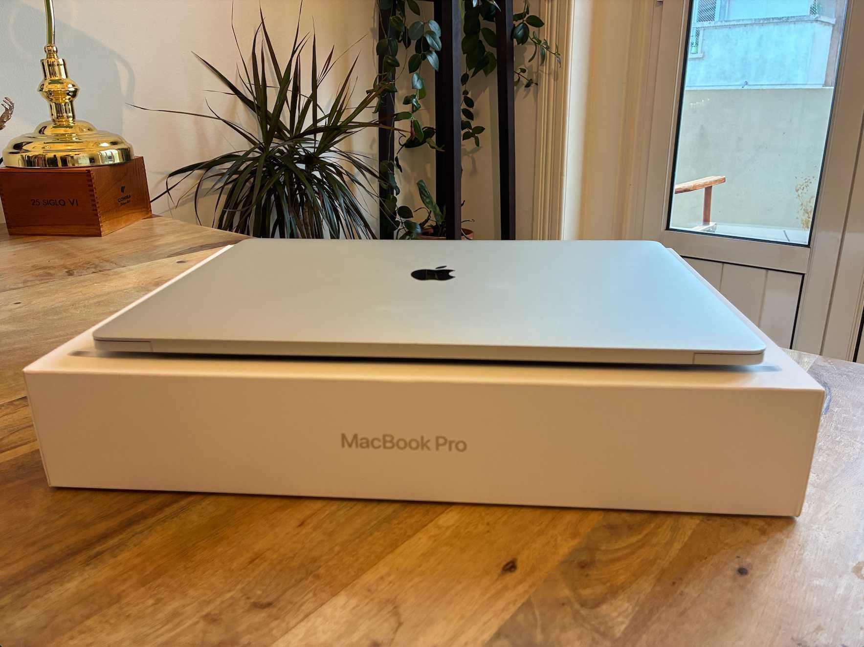 Macbook Pro 15'' 2019 (UK Keyboard)
