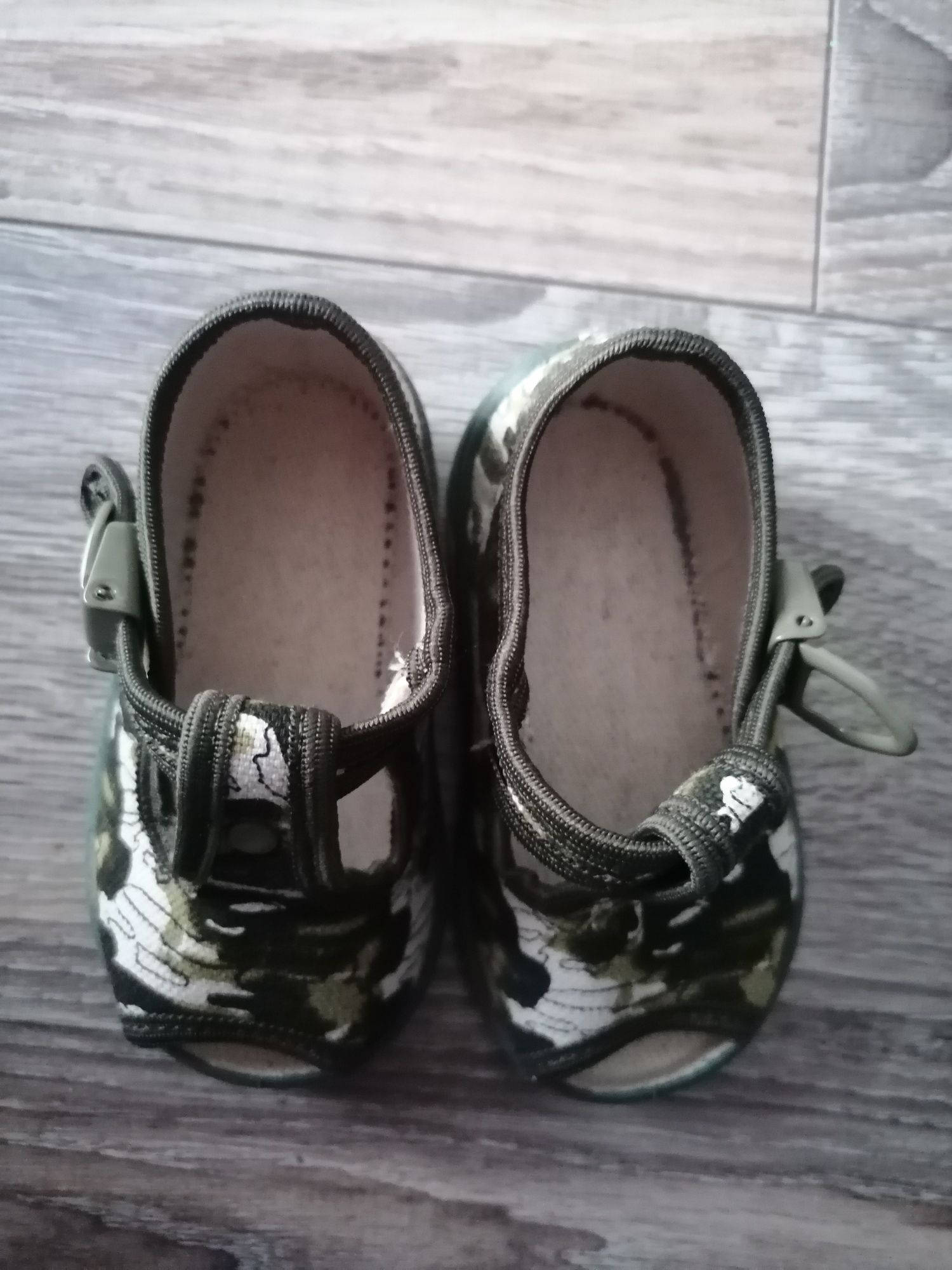 Buty dla chłopca rozmiar 18