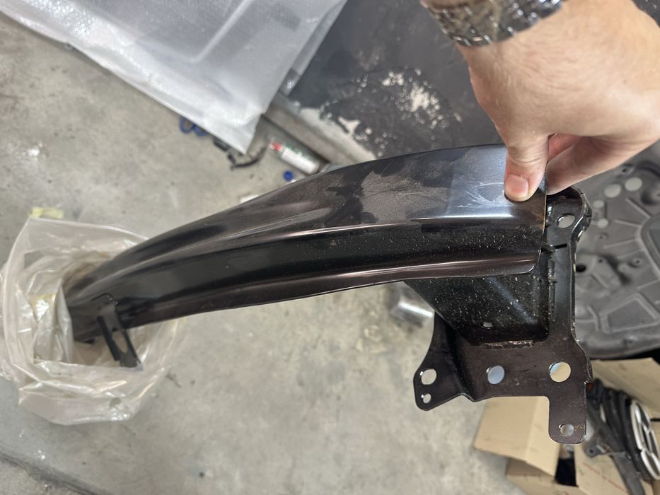 Усилитель бампера Passat CC передний volkswagen