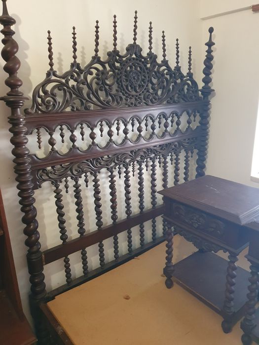 Conjunto de Mobiliário Antigo – Estilo Indo-Português / Barroco Reviva