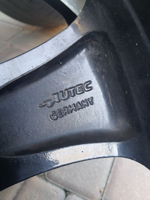 Титани Диски Autec R18 5/114,3 ЕТ40 8j