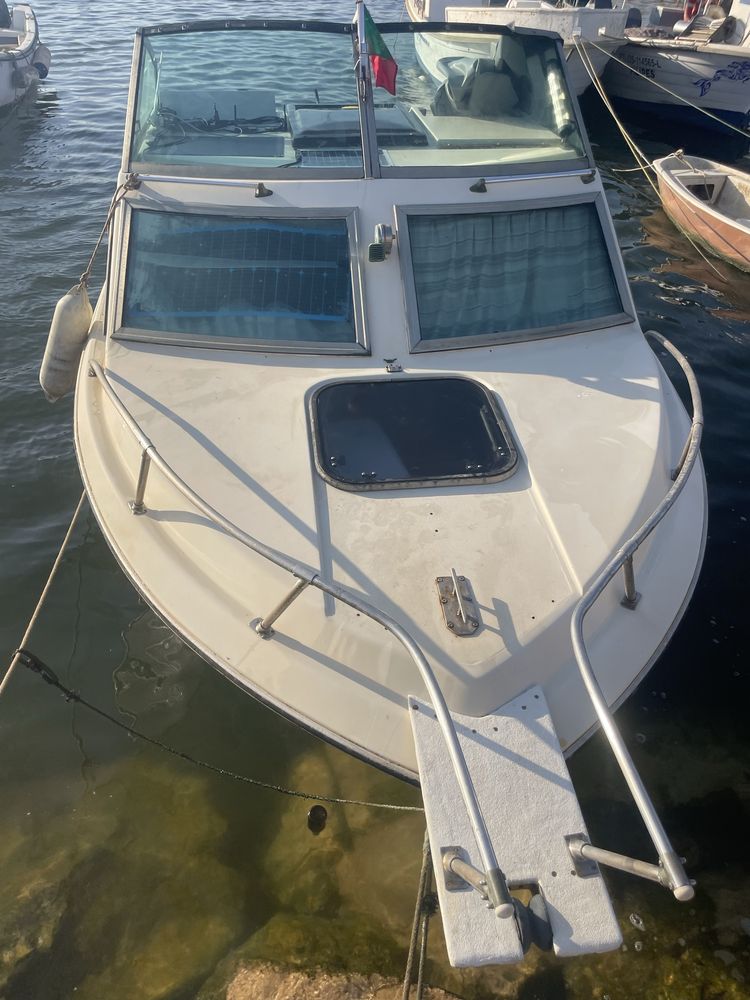 Barco cabinado Diesel