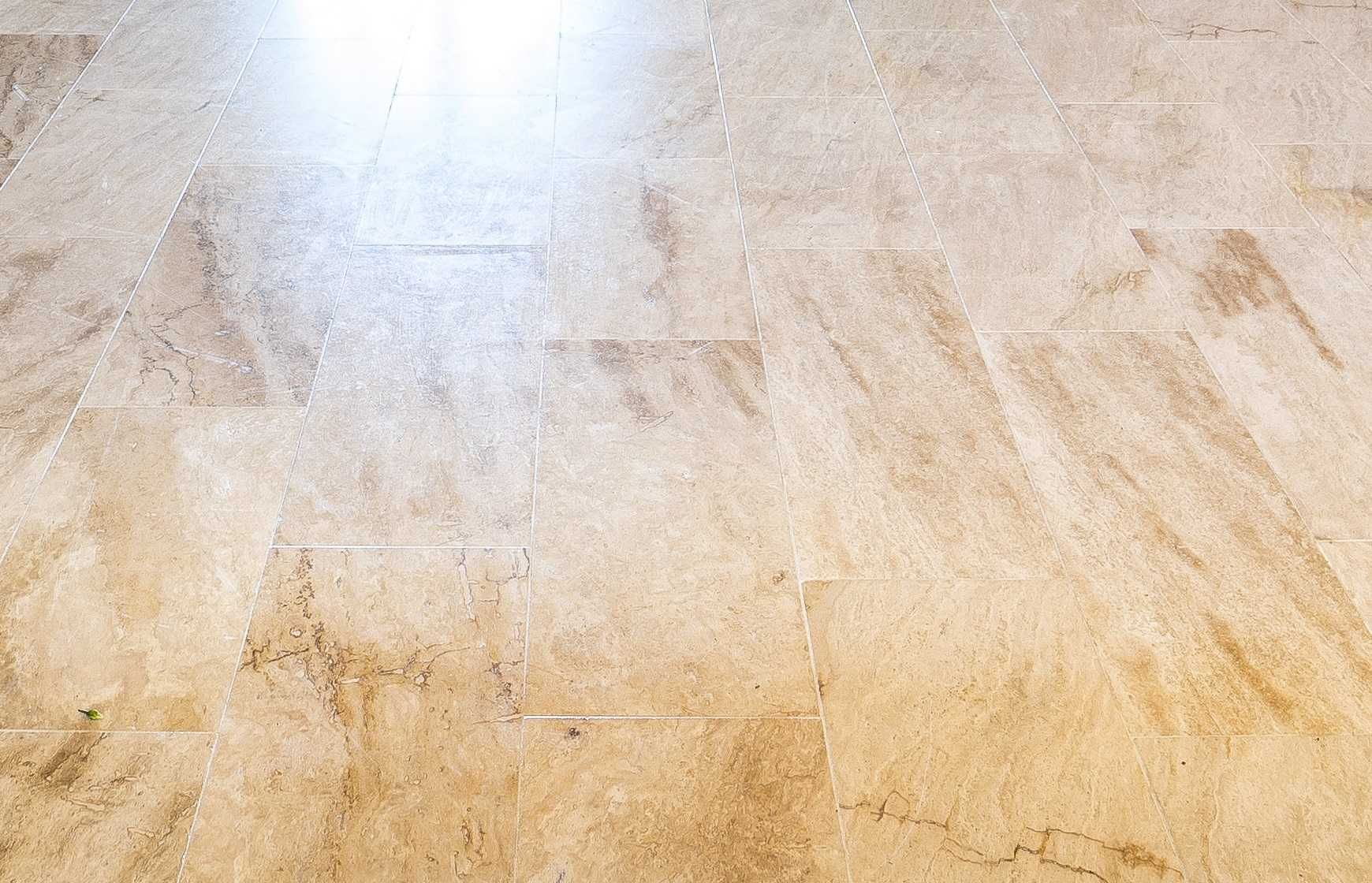 TRAWERTYN unikat słodkowodny, szpachlowany i polerowany 30x30