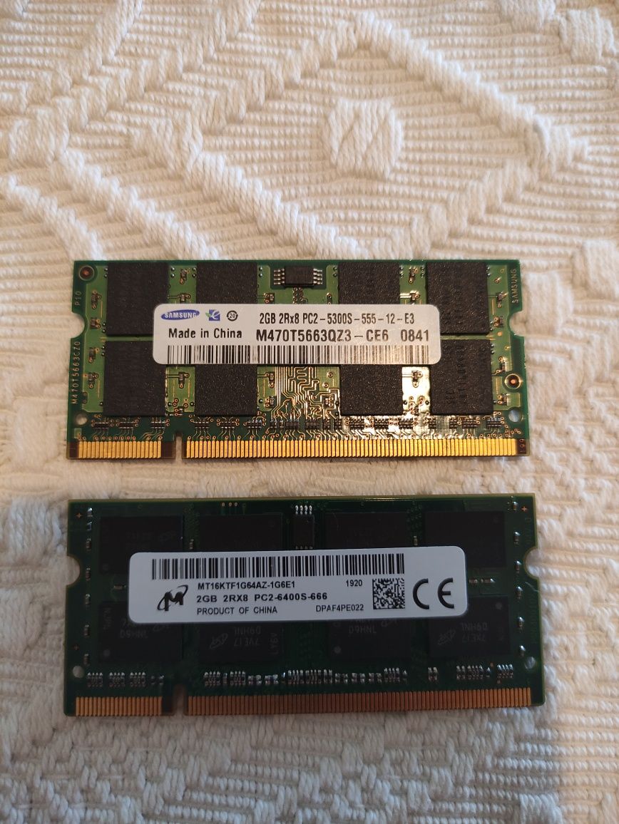Memórias DDR2 1GB para portáteis