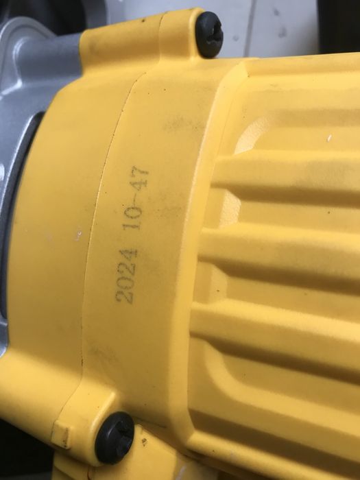 Пила дискова DeWALT DWE560-GB з Англії