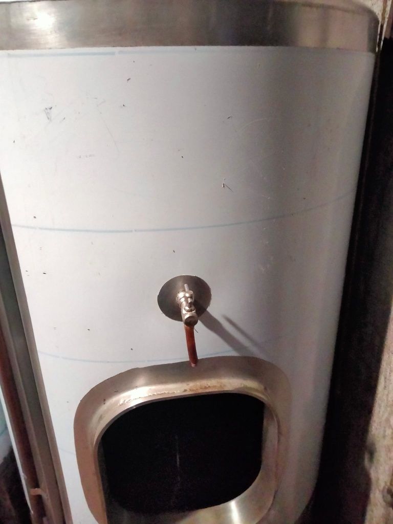 Depósitos de 500 litros inox, para vinho ou azeite