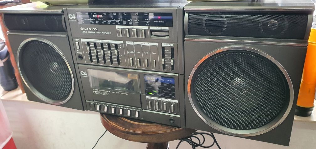 Radiomagnetofon SANYO