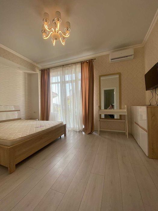 будинок  з зоною відпочинку та місцем двух авто по ціні квартири!!!