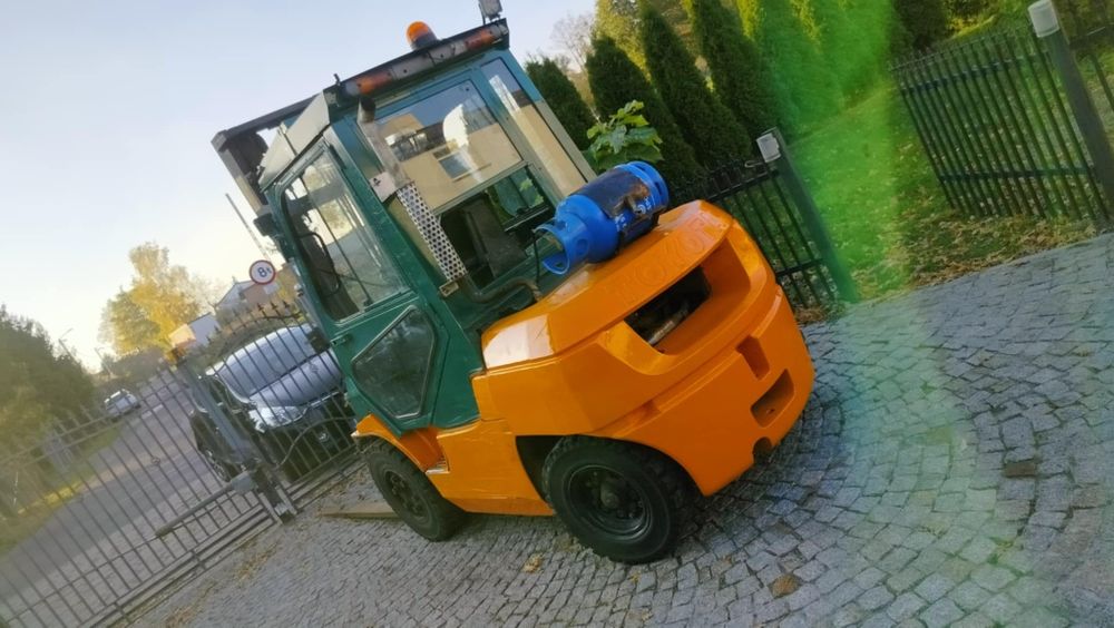 Wózki widłowy Toyota 7FGU35
Toyota 7FGU35 
Rok produkcji 2006
Silnik t