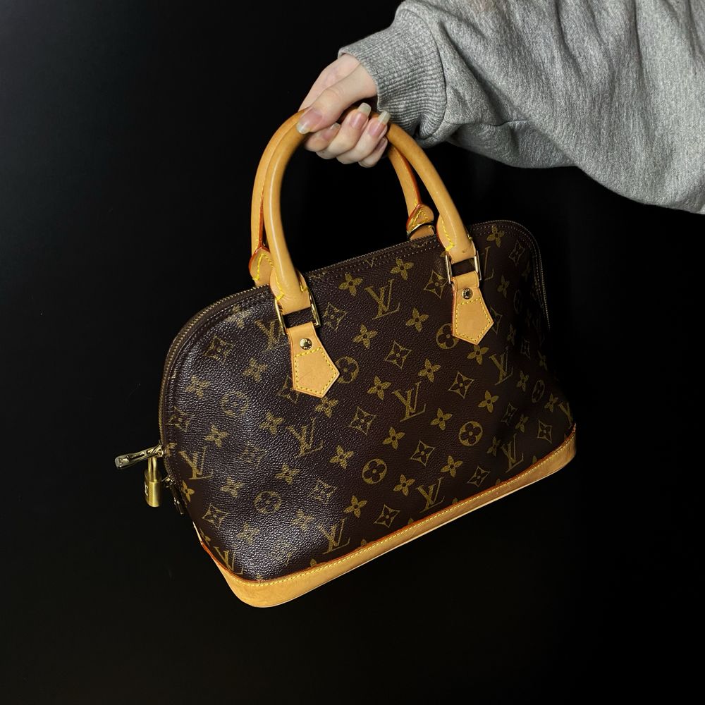 Женская кожаная сумка Louis Vuitton Alma tote monogram canvas