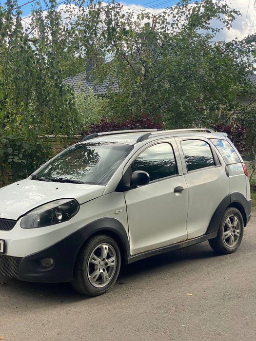CHERY BEAT продається