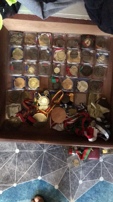 Vendo todas essas medalhas de atletismo, coleção completa por 50€