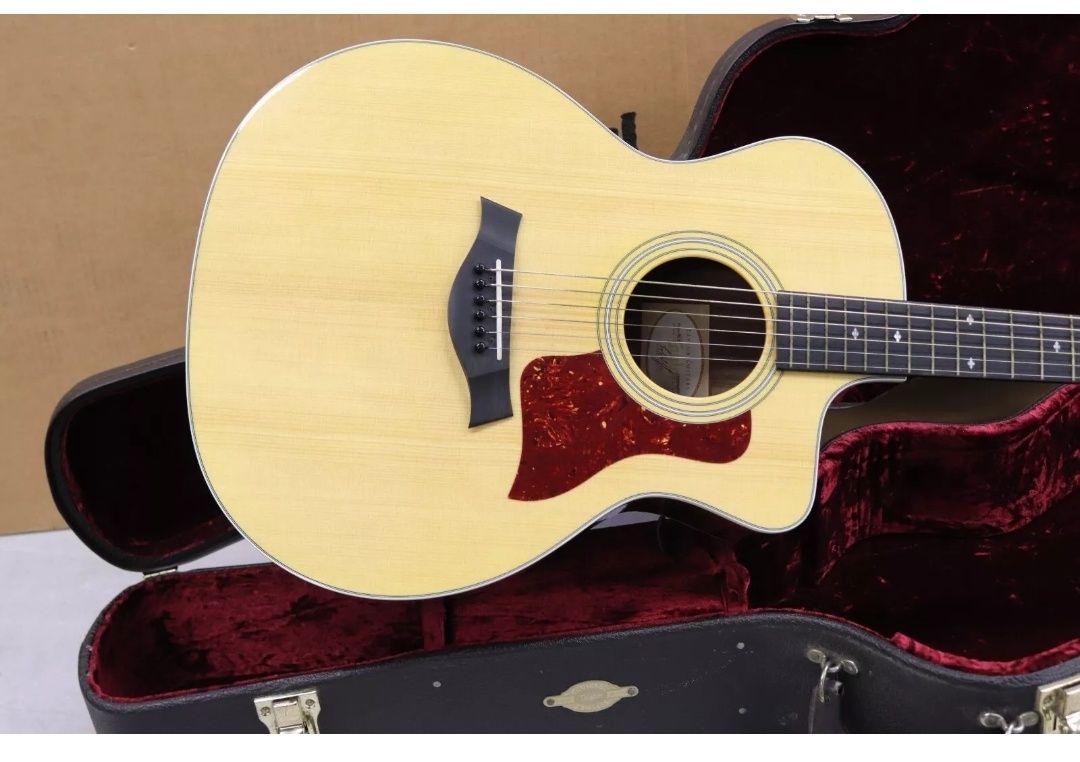 Гитара  Taylor 214CE Deluxe.