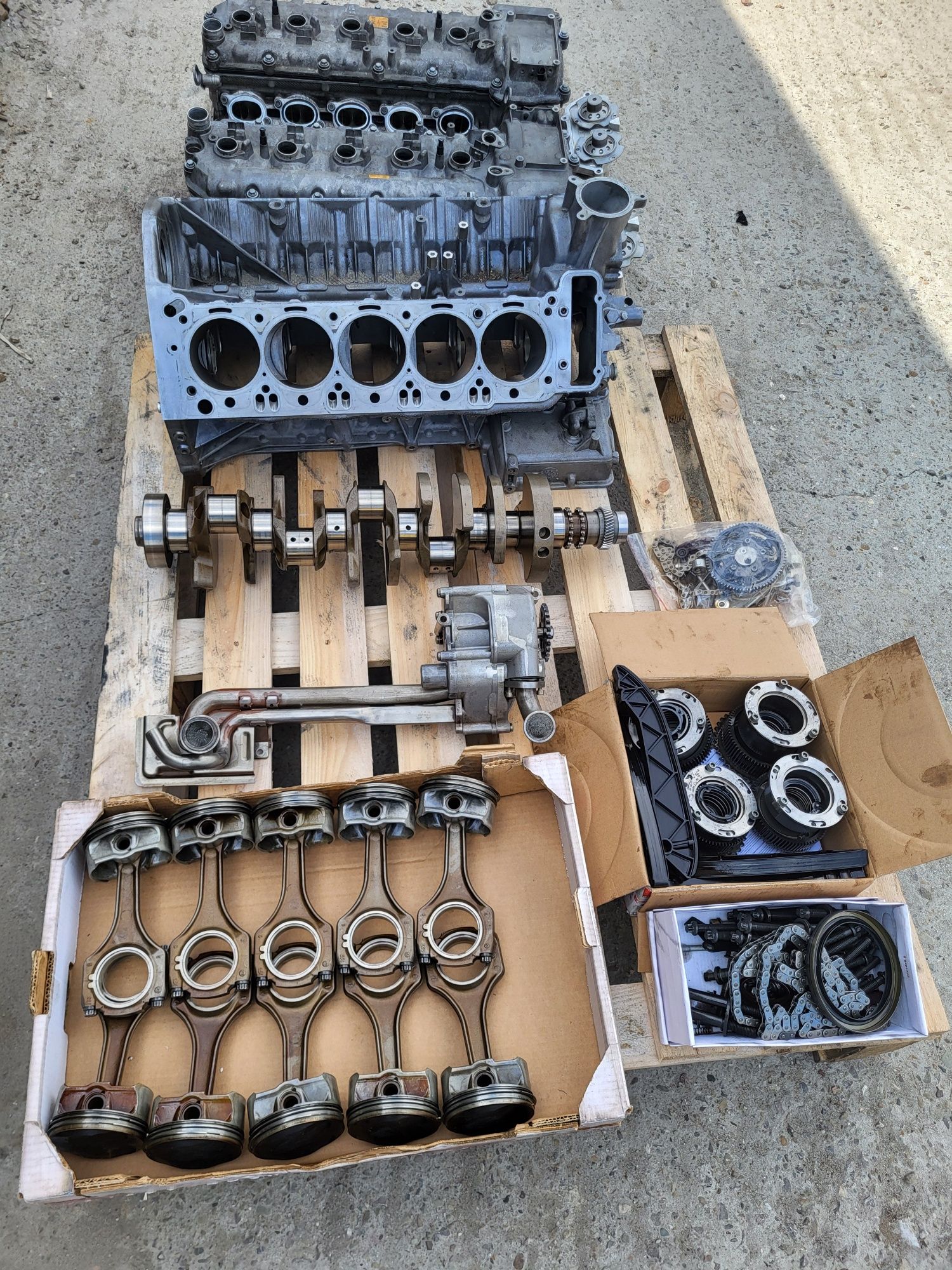 Korbowód Tłok bmw m5 e60 m6 e63 e64 v10 507km S85B50A