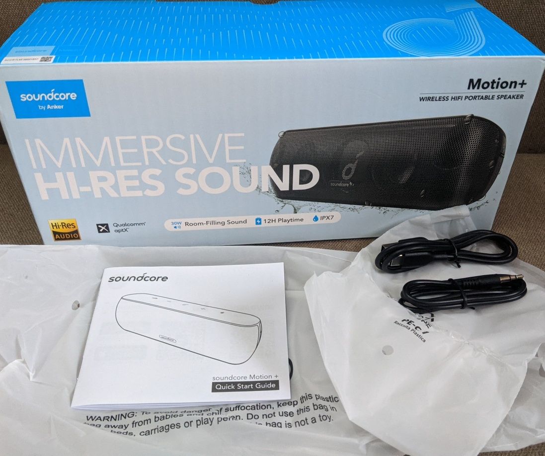 Новый комплект от портативной колонки Anker motion+