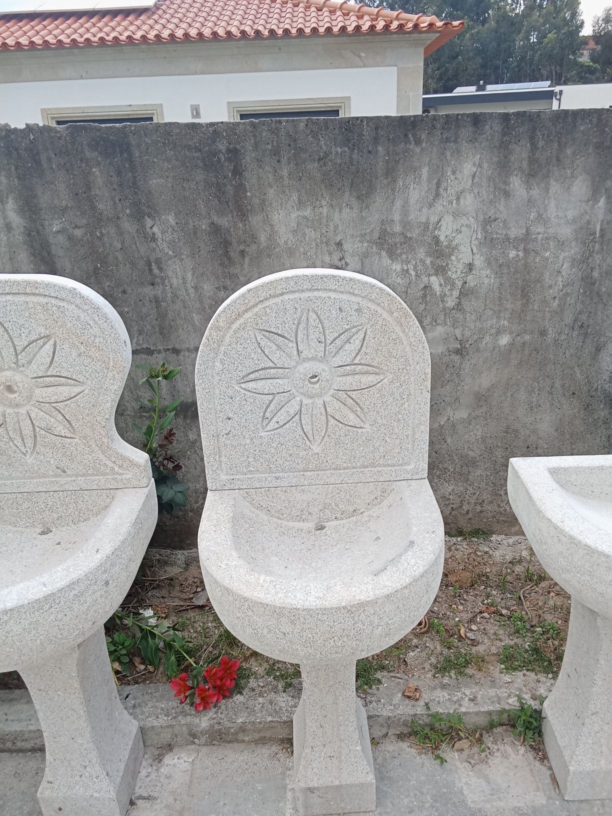 Fontanário novo em granito