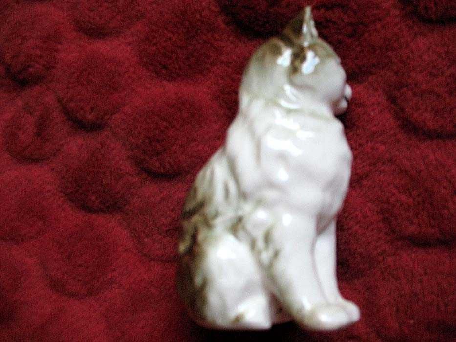 Kot - figurka - mały uroczy kotek - 9 x 5,5 x 5 cm Porcelana