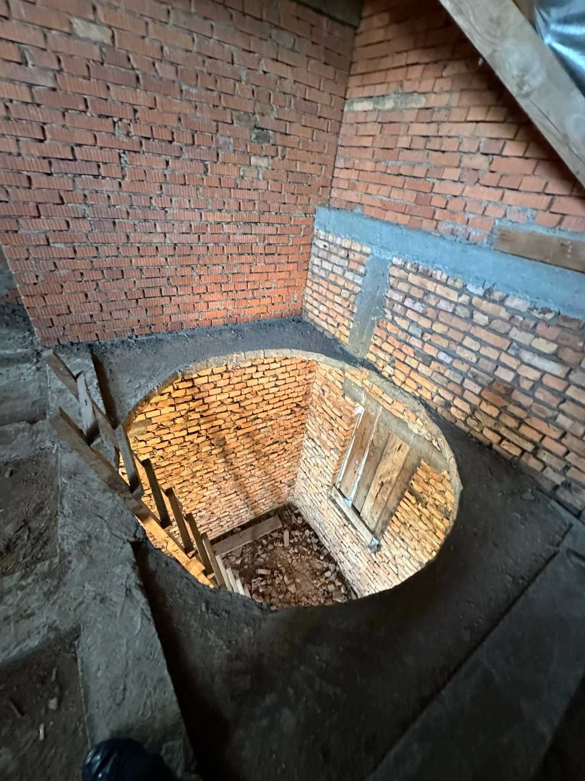 Продається двоповерховий будинок в Вишково