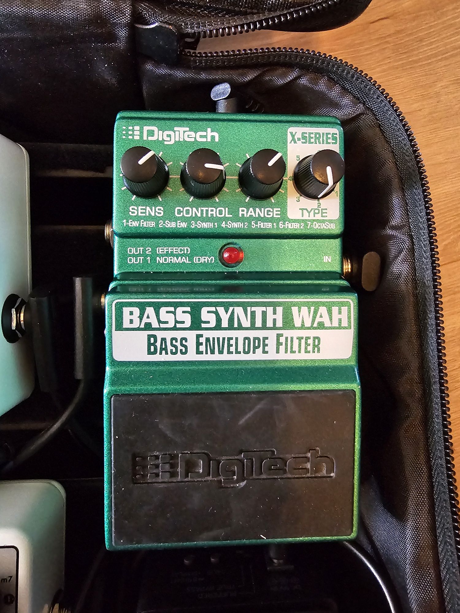 Digitech Bass Synth Wah envelope filter