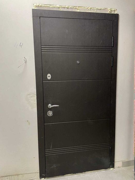 Вхідні двері  • "Булат" / "Міністерство дверей"