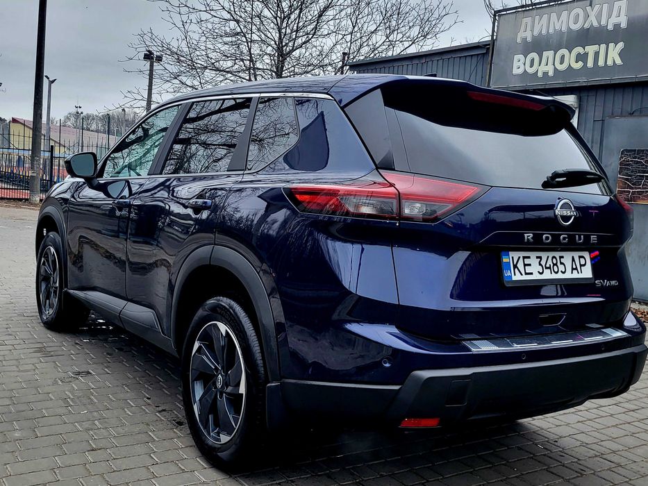 Ниссн Роуг- 24 год Без пробега