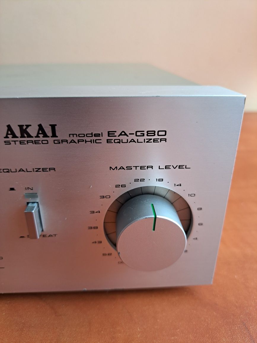 Equalizer Akai EA G80