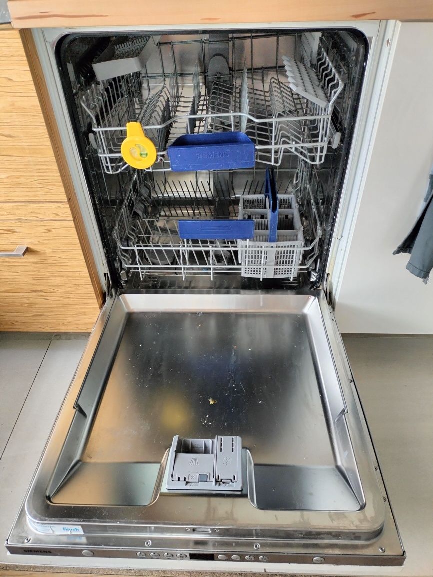 Zmywarka SIMENS SN64M060EU/65 błąd E-09.