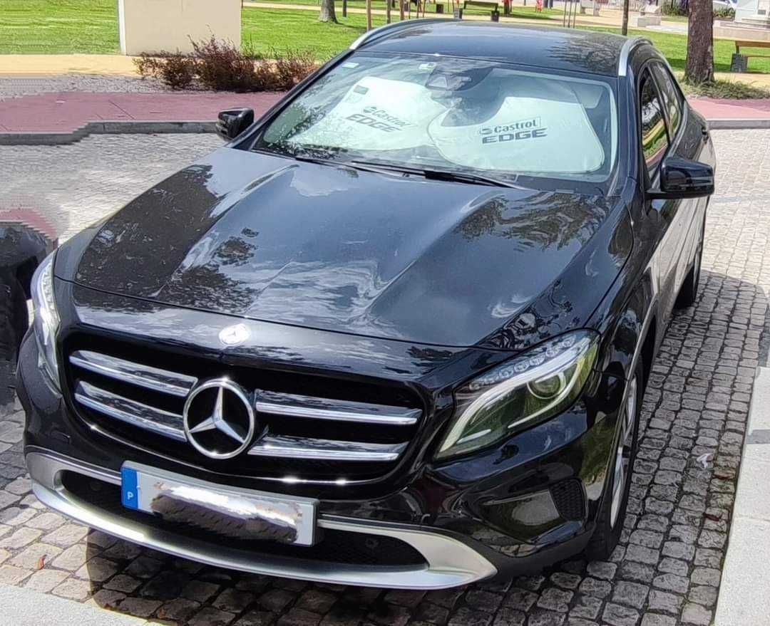 Mercedes Benz GLA 2.2 D 4 Matic como novo