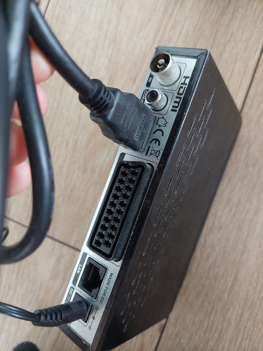 DEKODER Tuner DVB-T2 Alma 2820