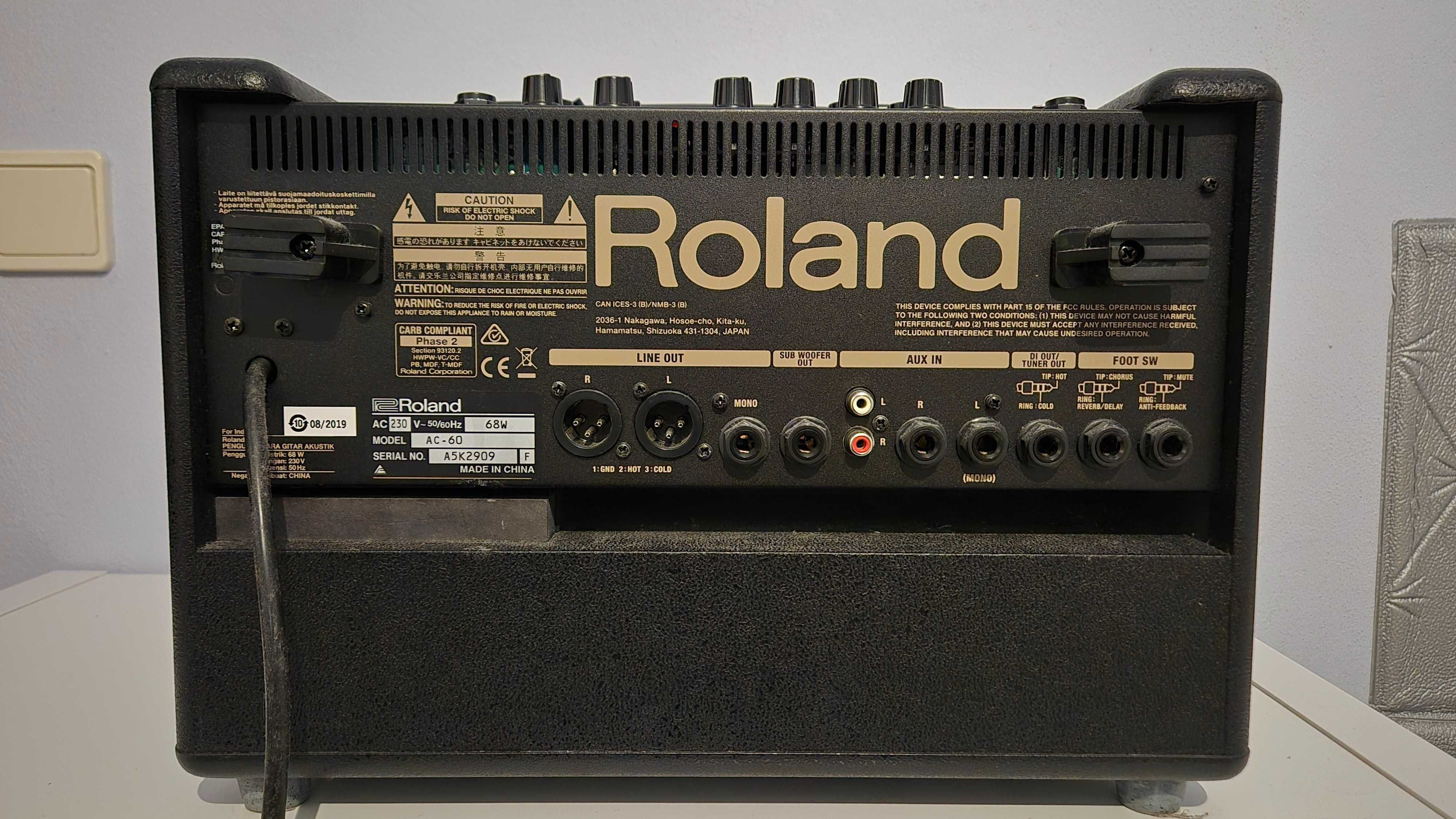 Amplificador Roland AC-60 + Mala de Transporte + Cabo Jack