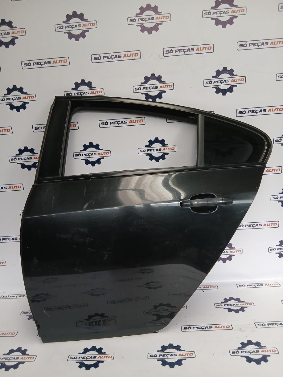 PORTA TRASEIRA ESQUERDA PRETA OPEL INSIGNIA 1.6CDTI ANO: 2015